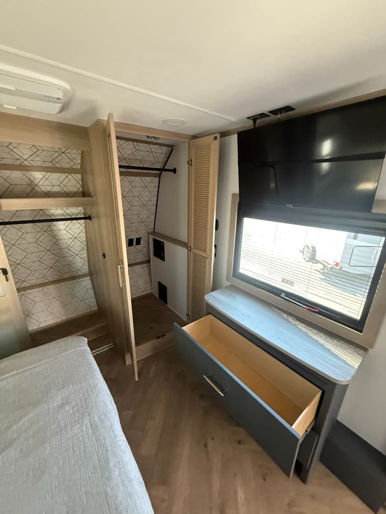 2026 Keystone RV 2026 Keystone RV Raptor - thumbnail 18