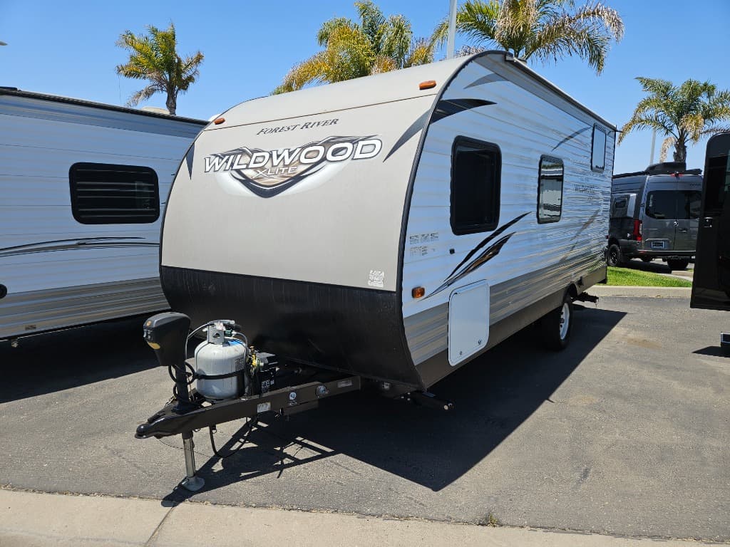 2018 Forest River 2018 Forest River Wildwood FSX - thumbnail 5