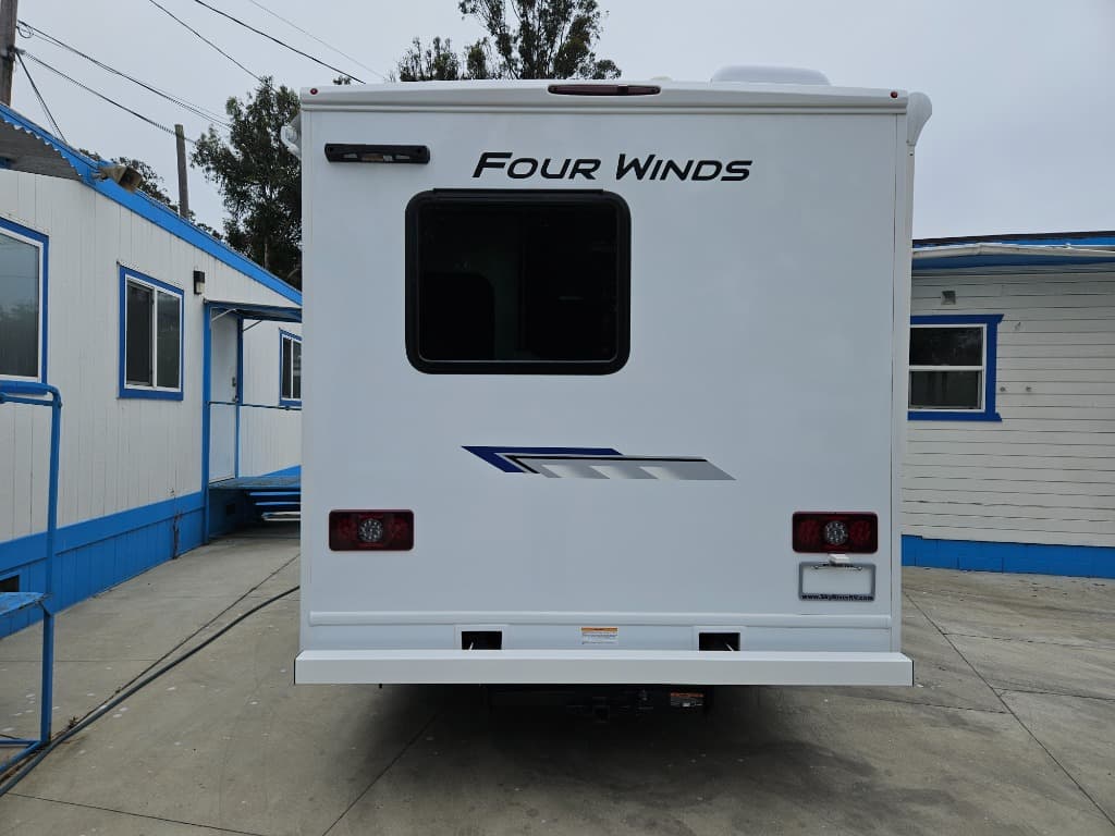 2026 Thor Motor Coach 2026 Thor Motor Coach Four Winds - thumbnail 4
