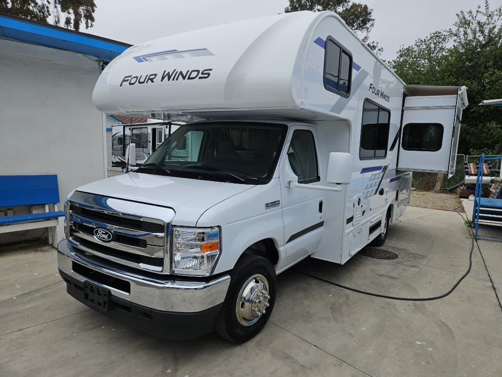 2026 Thor Motor Coach 2026 Thor Motor Coach Four Winds - thumbnail 6