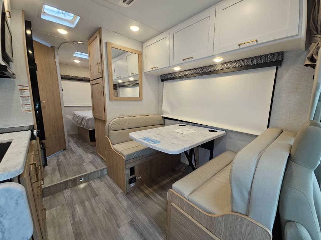 2026 Thor Motor Coach 2026 Thor Motor Coach Four Winds - thumbnail 8