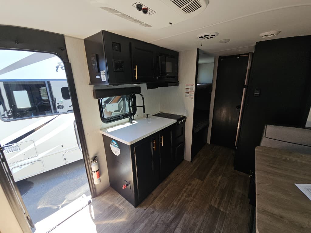 2023 Forest River 2023 Forest River Cherokee Wolf Pup Black Label - thumbnail 9