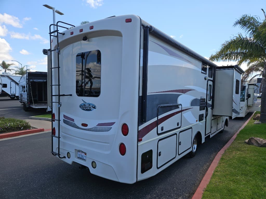 2014 Jayco 2014 Jayco Precept - thumbnail 3