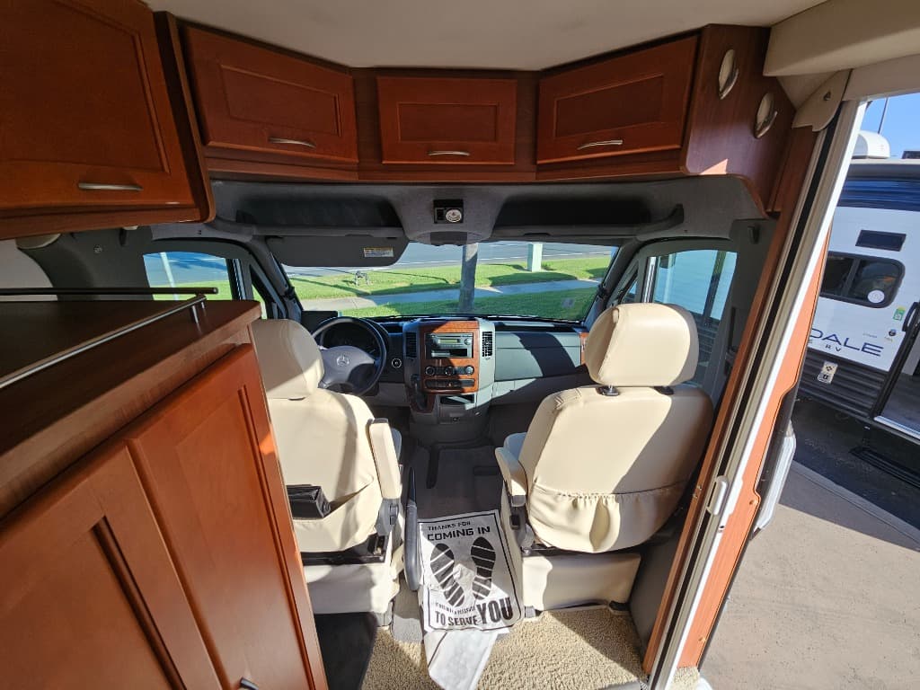 2008 Great West 2008 Great West Legend - thumbnail 12