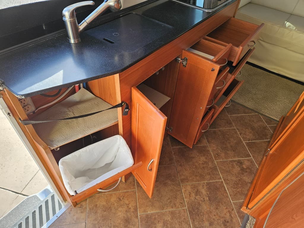 2008 Great West 2008 Great West Legend - thumbnail 19