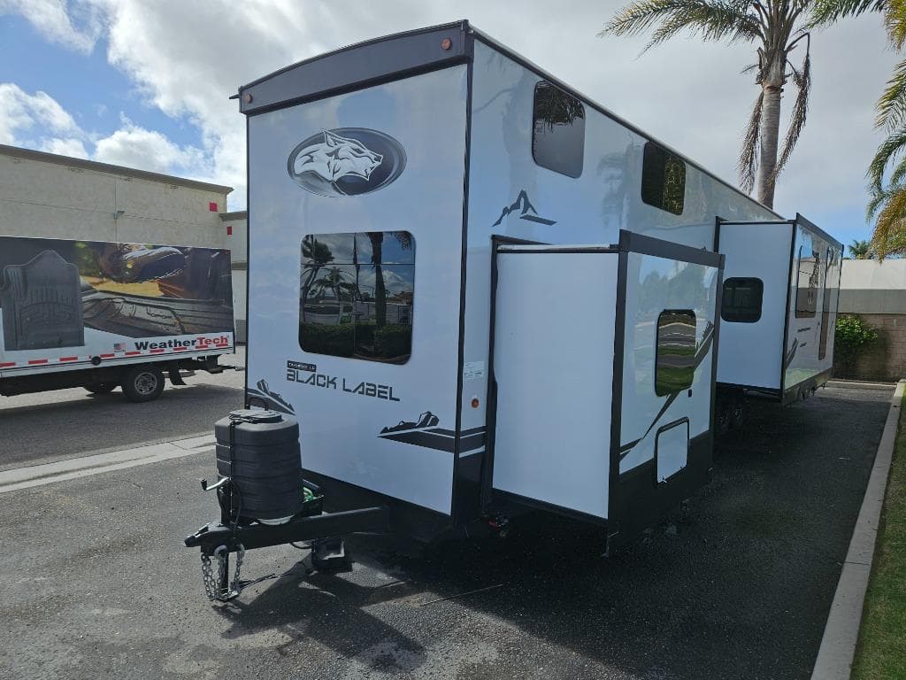 2024 Forest River 2024 Forest River Cherokee Timberwolf Black Label - thumbnail 6