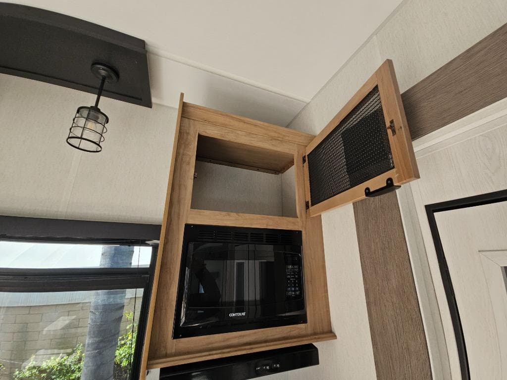 2024 Forest River 2024 Forest River Cherokee Timberwolf Black Label - thumbnail 15