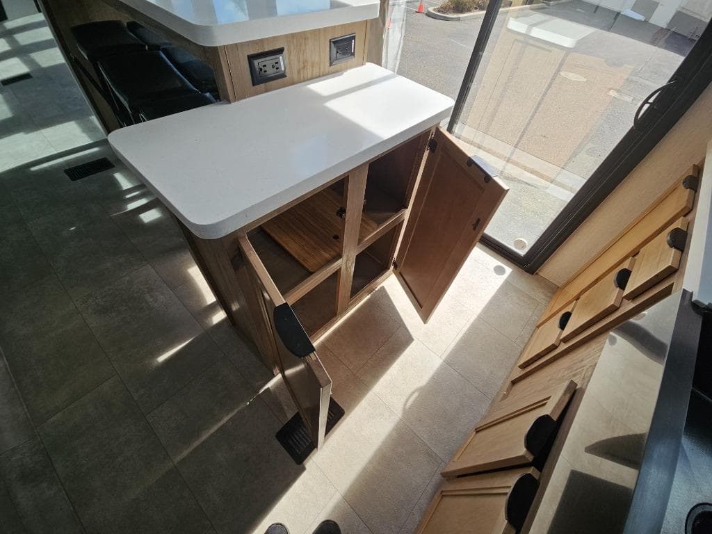 2024 Forest River 2024 Forest River Cherokee Timberwolf Black Label - thumbnail 21