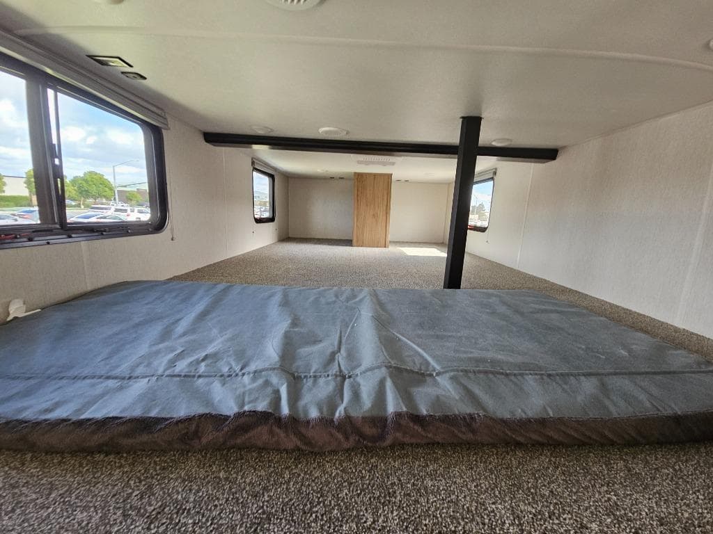 2024 Forest River 2024 Forest River Cherokee Timberwolf Black Label - thumbnail 26