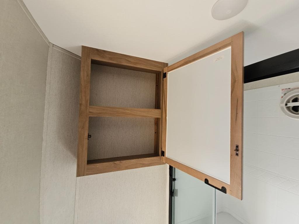 2024 Forest River 2024 Forest River Cherokee Timberwolf Black Label - thumbnail 28