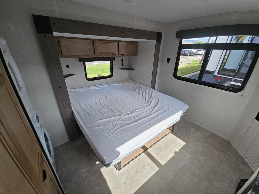 2024 Forest River 2024 Forest River Cherokee Timberwolf Black Label - thumbnail 32