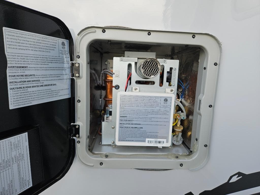 2024 Forest River 2024 Forest River Cherokee Timberwolf Black Label - thumbnail 46