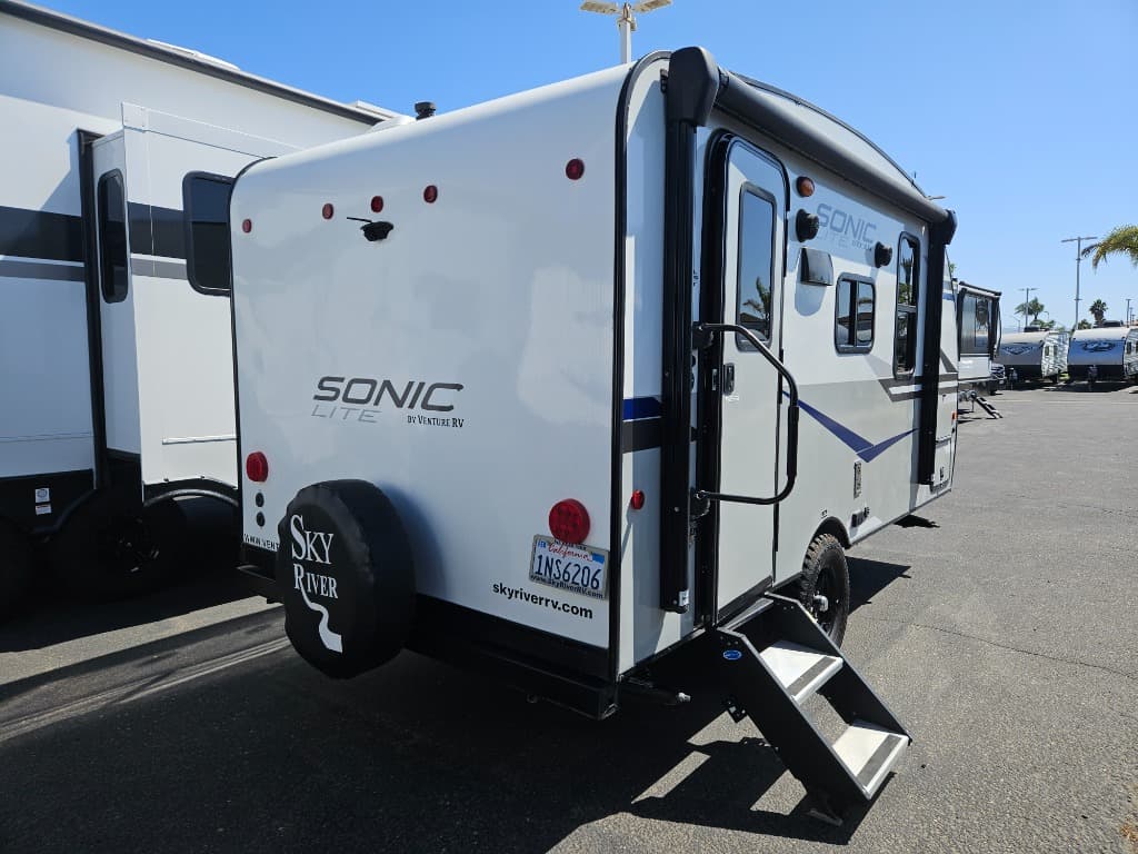 2022 Venture RV 2022 Venture RV Sonic Lite - thumbnail 2