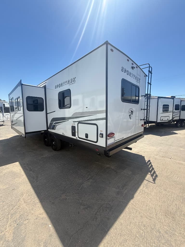 2026 Venture RV 2026 Venture RV SportTrek - thumbnail 4