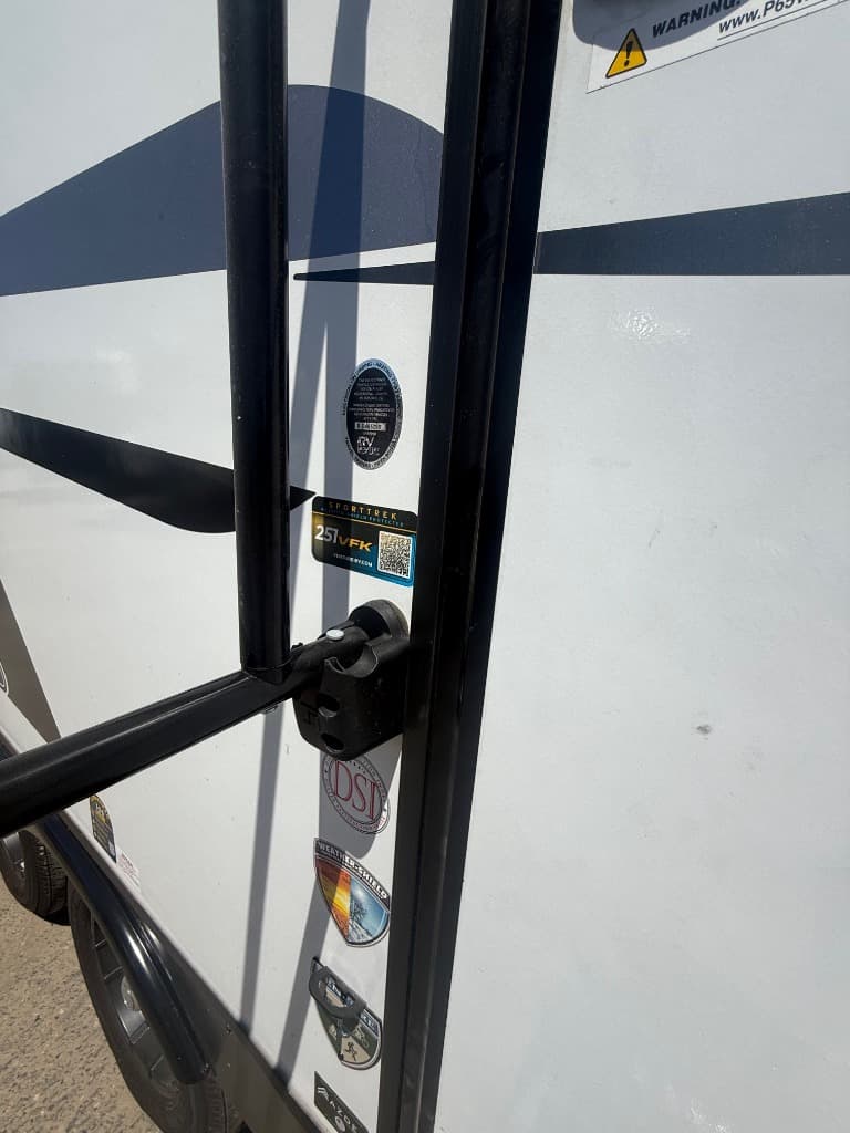 2026 Venture RV 2026 Venture RV SportTrek - thumbnail 6