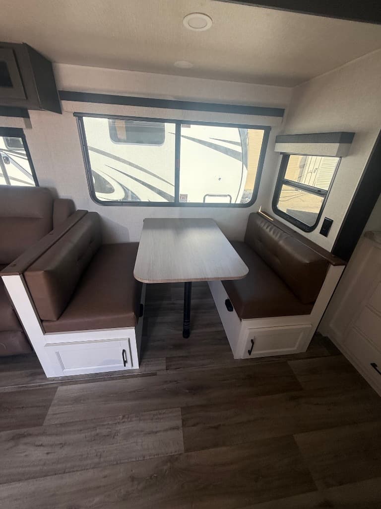 2026 Venture RV 2026 Venture RV SportTrek - thumbnail 8