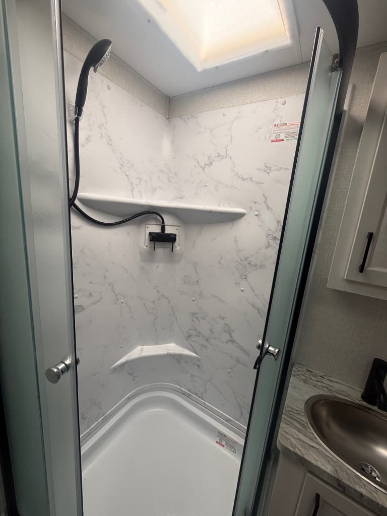 2026 Venture RV 2026 Venture RV SportTrek - thumbnail 12