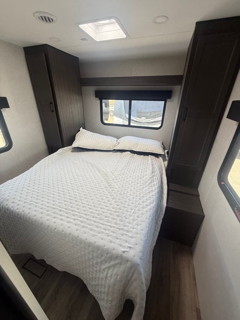 2026 Venture RV 2026 Venture RV SportTrek - thumbnail 15