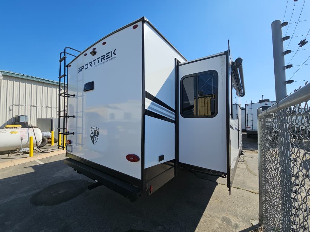 2026 Venture RV 2026 Venture RV SportTrek Touring Edition - thumbnail 3