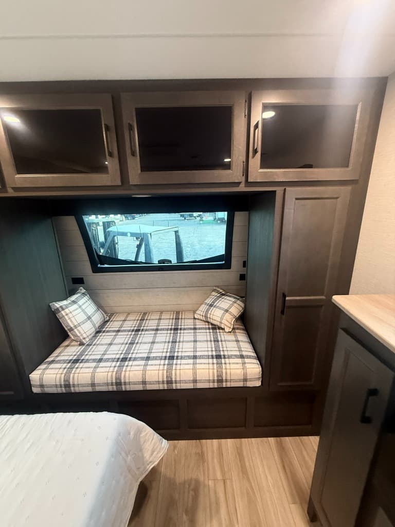 2026 Venture RV 2026 Venture RV SportTrek Touring Edition - thumbnail 10