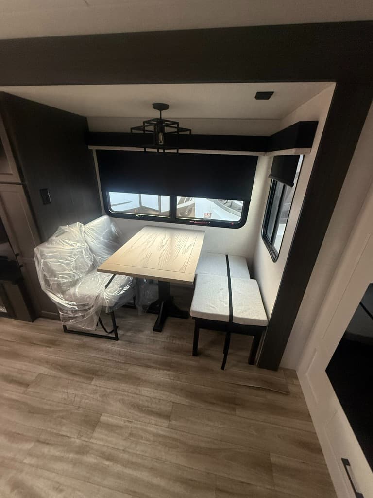 2026 Venture RV 2026 Venture RV SportTrek Touring Edition - thumbnail 18