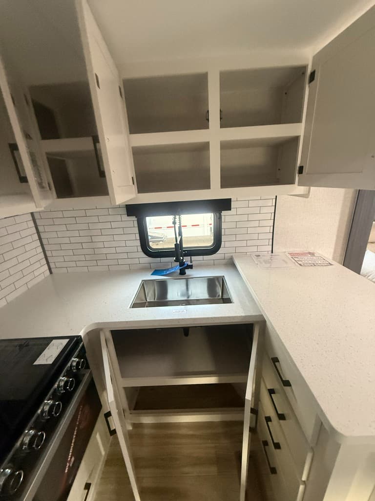 2026 Venture RV 2026 Venture RV SportTrek Touring Edition - thumbnail 19