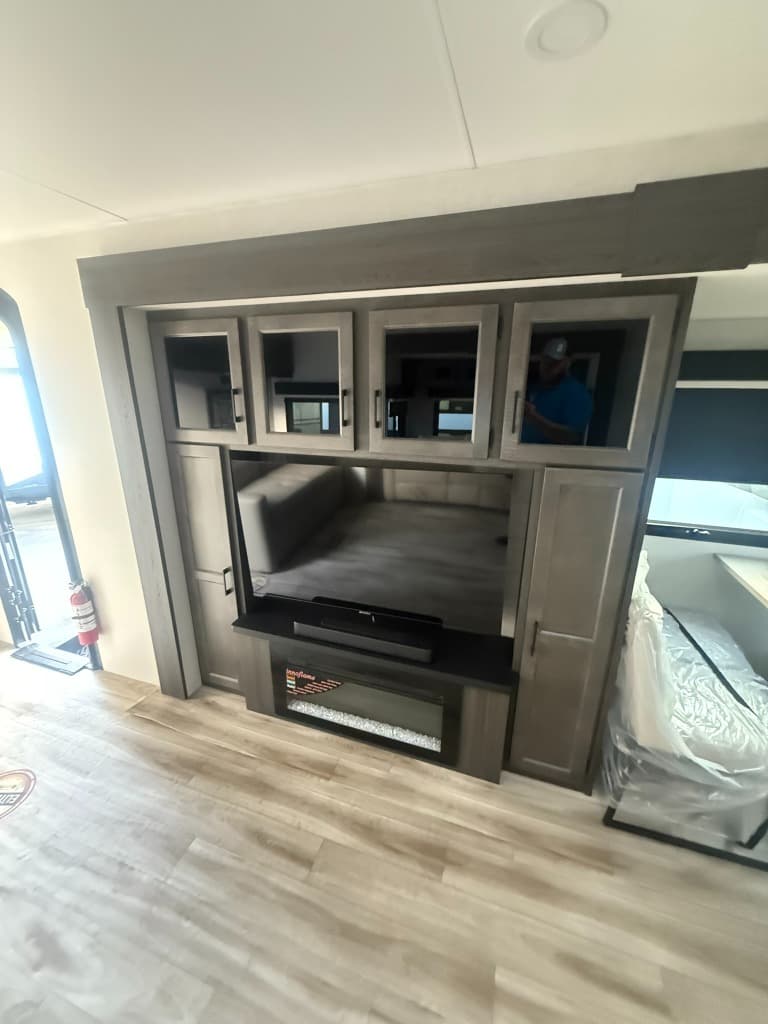 2026 Venture RV 2026 Venture RV SportTrek Touring Edition - thumbnail 23