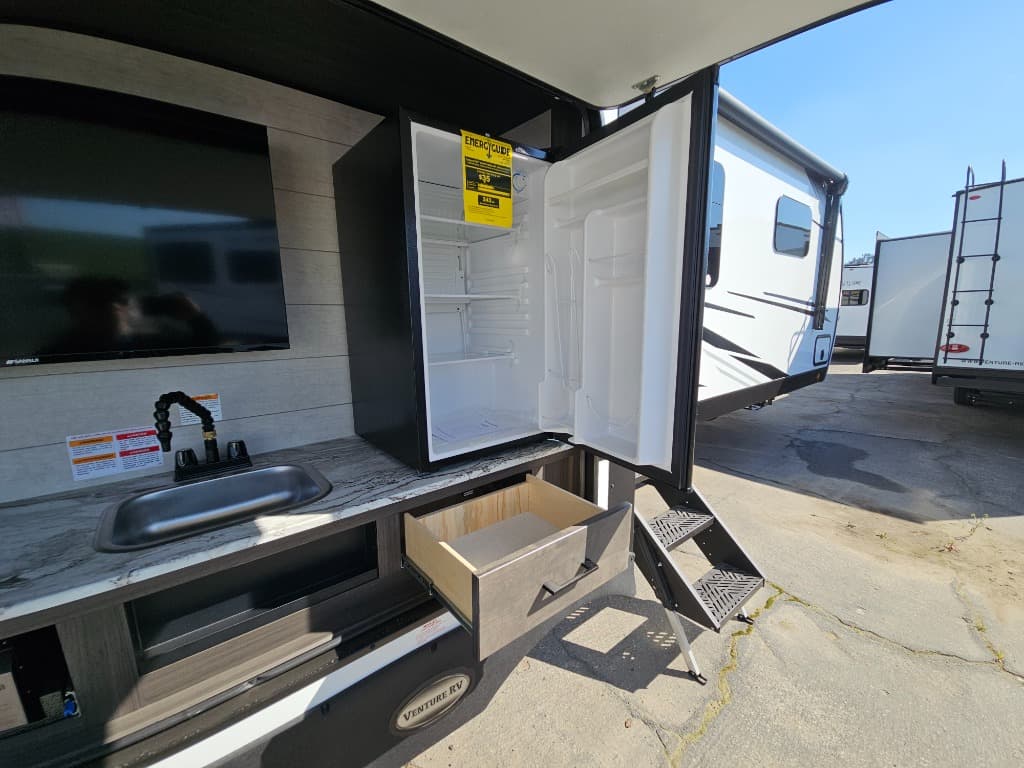 2026 Venture RV 2026 Venture RV SportTrek Touring Edition - thumbnail 35