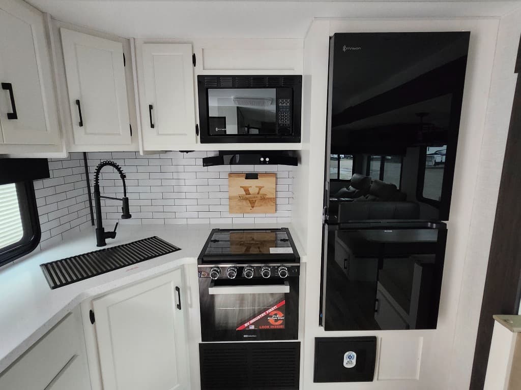 2026 Venture RV 2026 Venture RV SportTrek Touring Edition - thumbnail 16