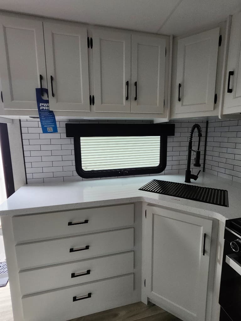 2026 Venture RV 2026 Venture RV SportTrek Touring Edition - thumbnail 21