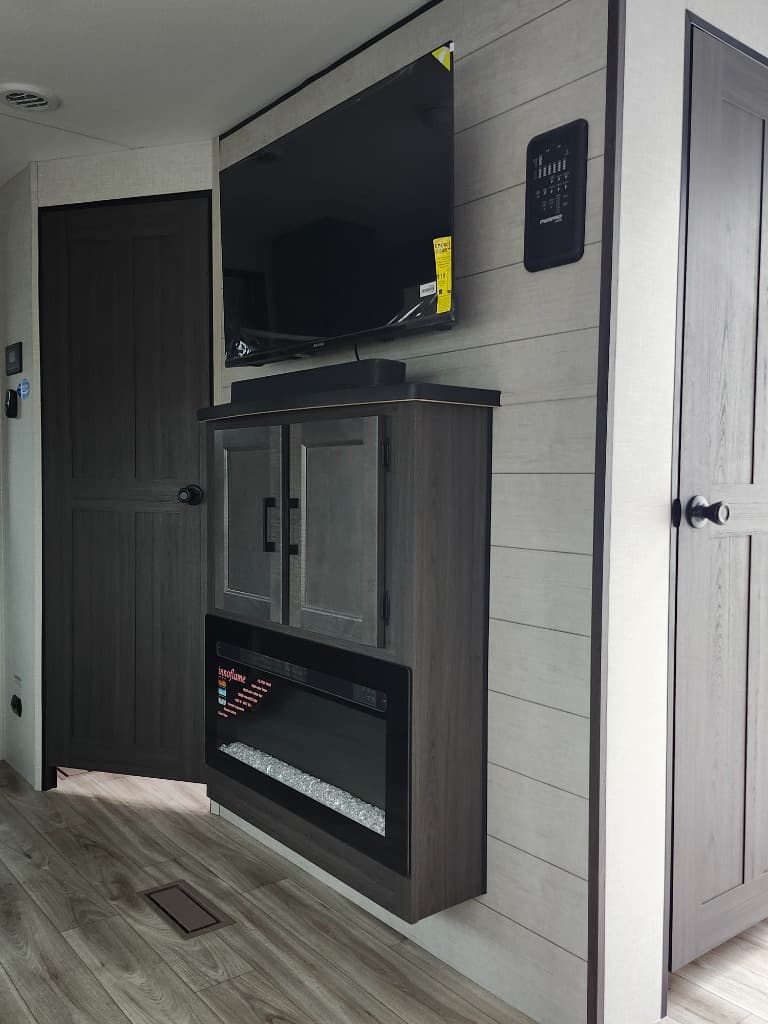 2026 Venture RV 2026 Venture RV SportTrek Touring Edition - thumbnail 28