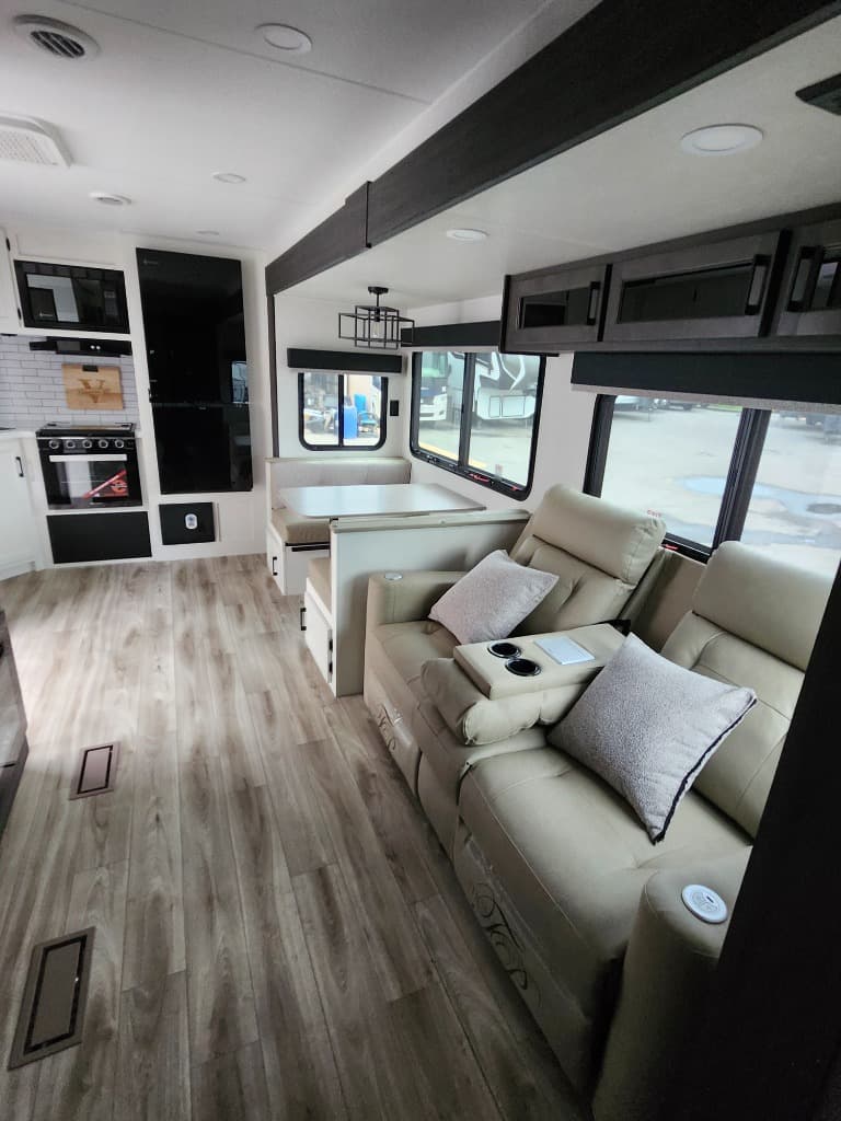 2026 Venture RV 2026 Venture RV SportTrek Touring Edition - thumbnail 29