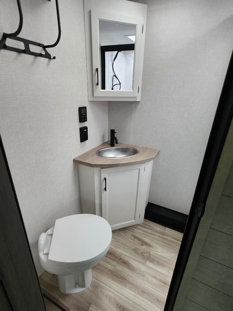 2026 Venture RV 2026 Venture RV SportTrek Touring Edition - thumbnail 31