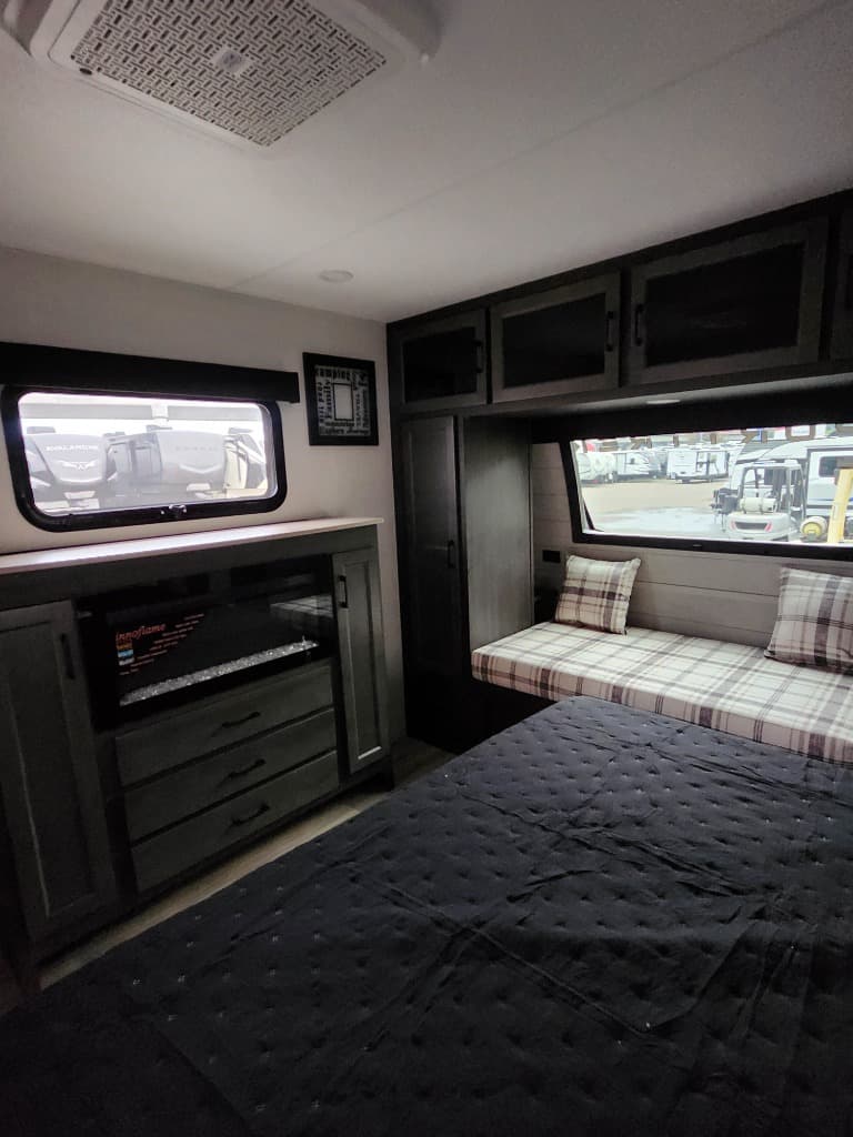 2026 Venture RV 2026 Venture RV SportTrek Touring Edition - thumbnail 38