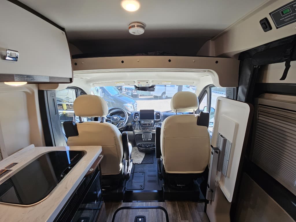 2025 Winnebago 2025 Winnebago Travato - thumbnail 14