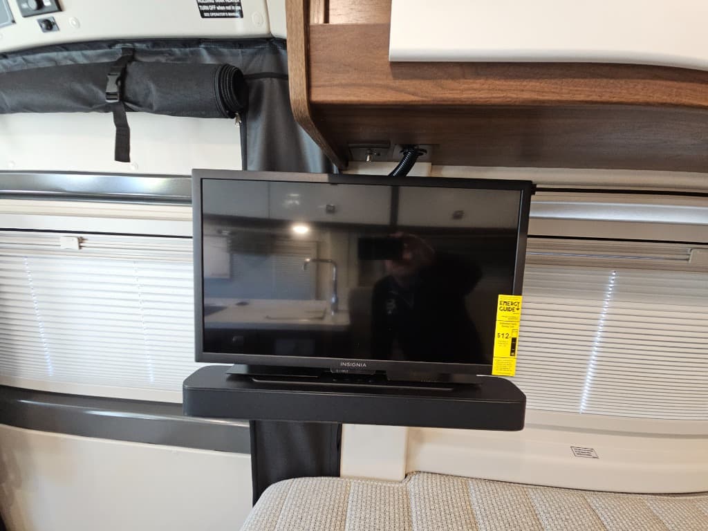 2025 Winnebago 2025 Winnebago Travato - thumbnail 20