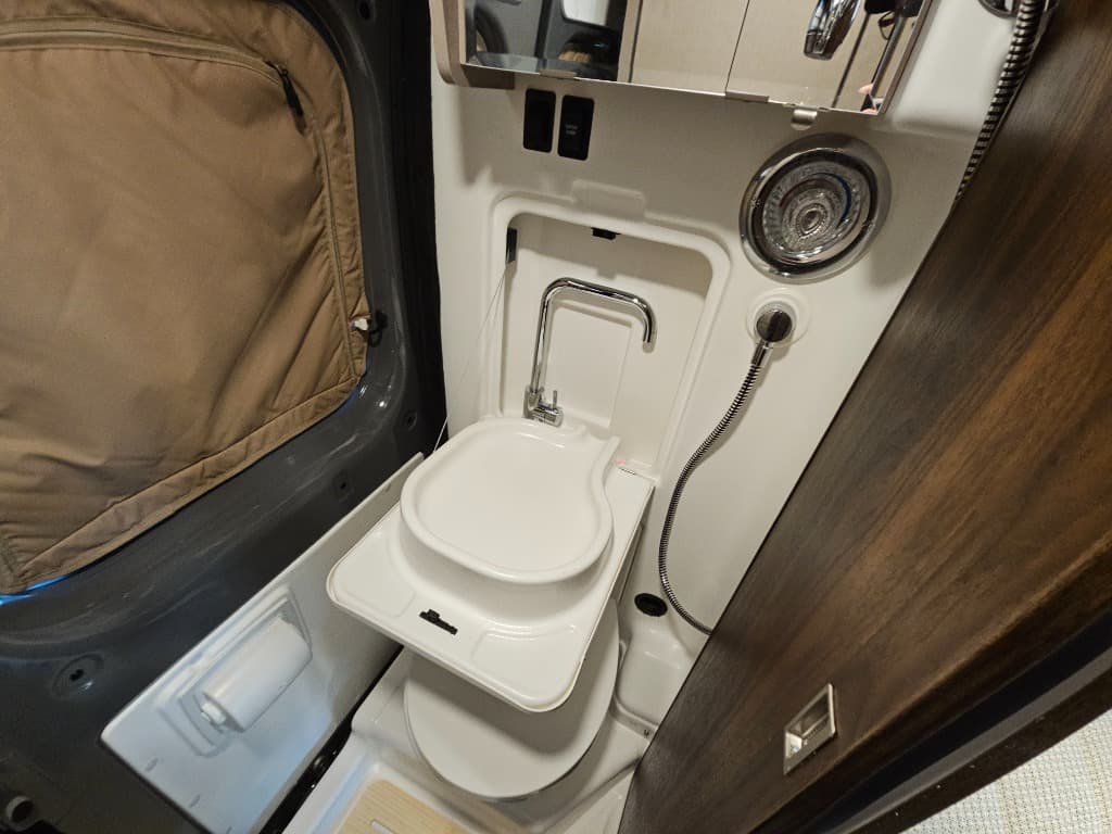 2025 Winnebago 2025 Winnebago Travato - thumbnail 28