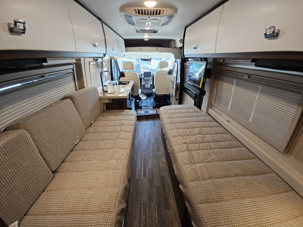 2025 Winnebago 2025 Winnebago Travato - thumbnail 30