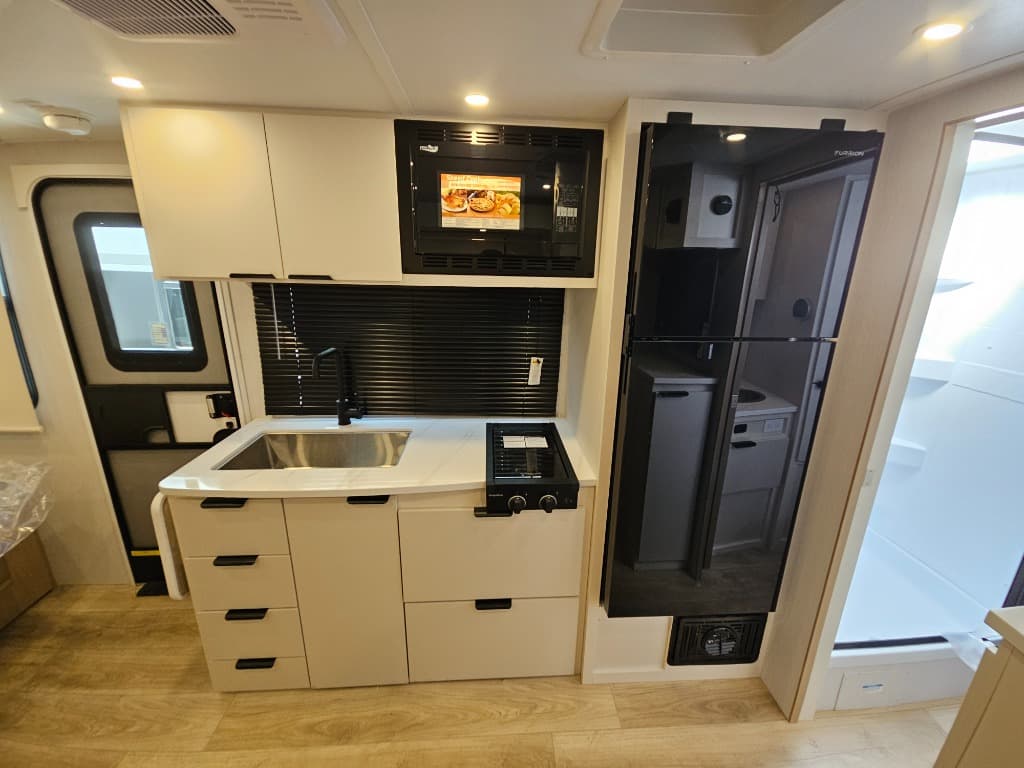 2026 Winnebago 2026 Winnebago Micro Minnie - thumbnail 23