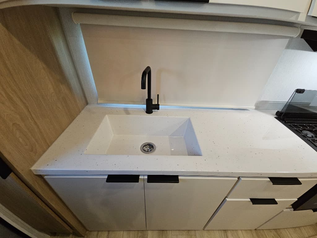 2026 Winnebago 2026 Winnebago Thrive - thumbnail 20