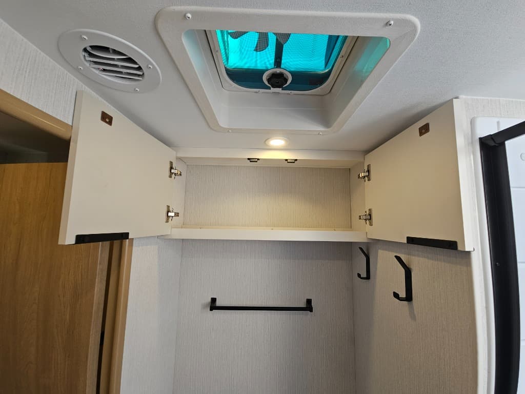 2026 Winnebago 2026 Winnebago Thrive - thumbnail 30