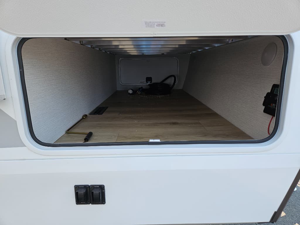 2026 Winnebago 2026 Winnebago Thrive - thumbnail 44