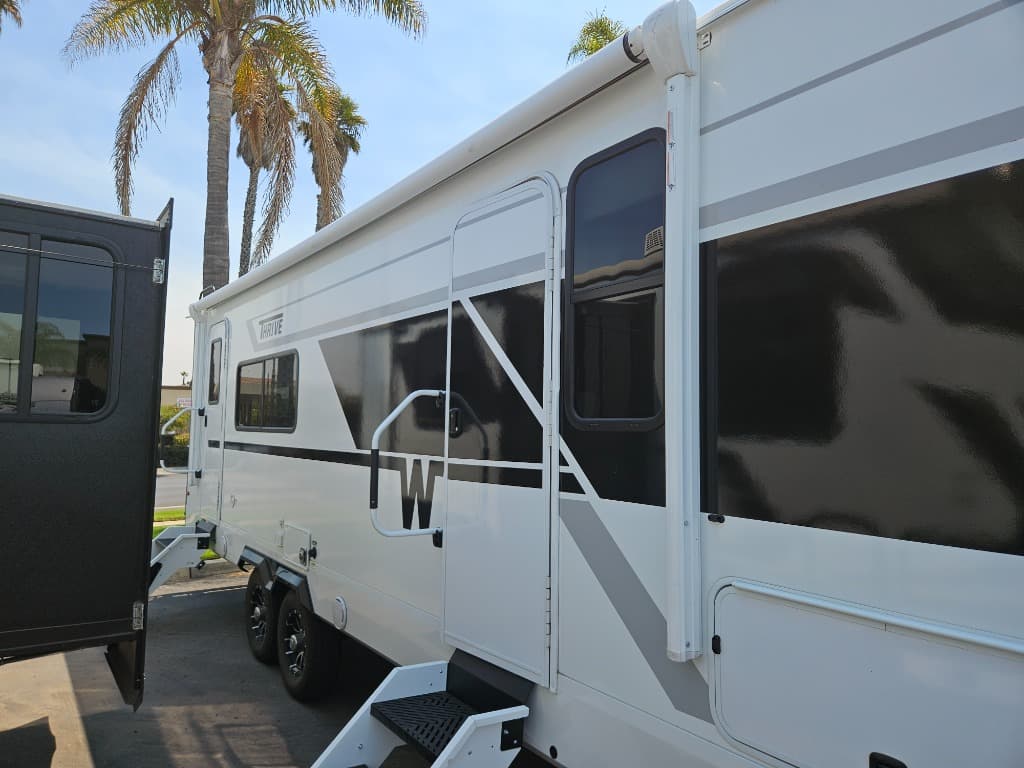 2026 Winnebago 2026 Winnebago Thrive - thumbnail 45