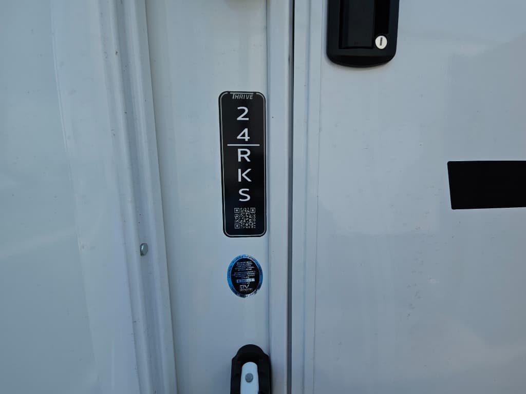 2026 Winnebago 2026 Winnebago Thrive - thumbnail 49