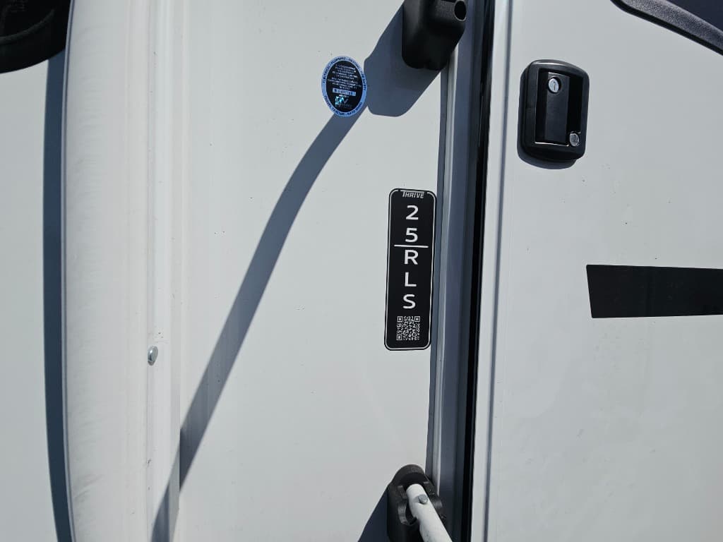 2026 Winnebago 2026 Winnebago Thrive - thumbnail 16