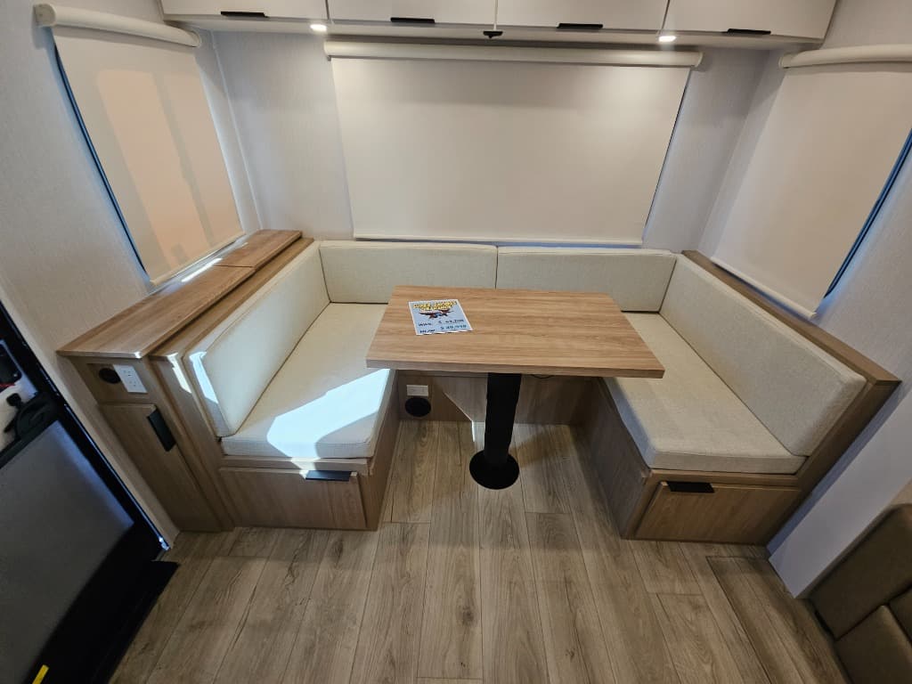 2026 Winnebago 2026 Winnebago Thrive - thumbnail 22