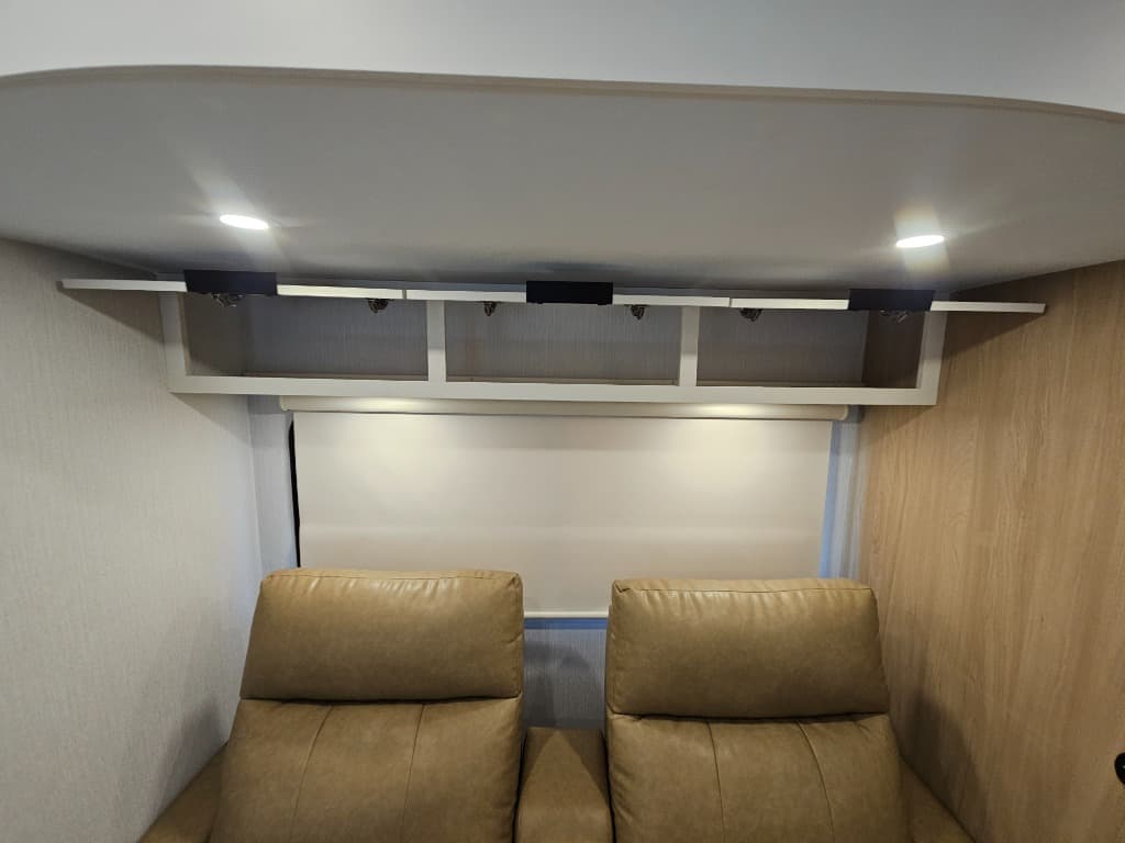 2026 Winnebago 2026 Winnebago Thrive - thumbnail 27