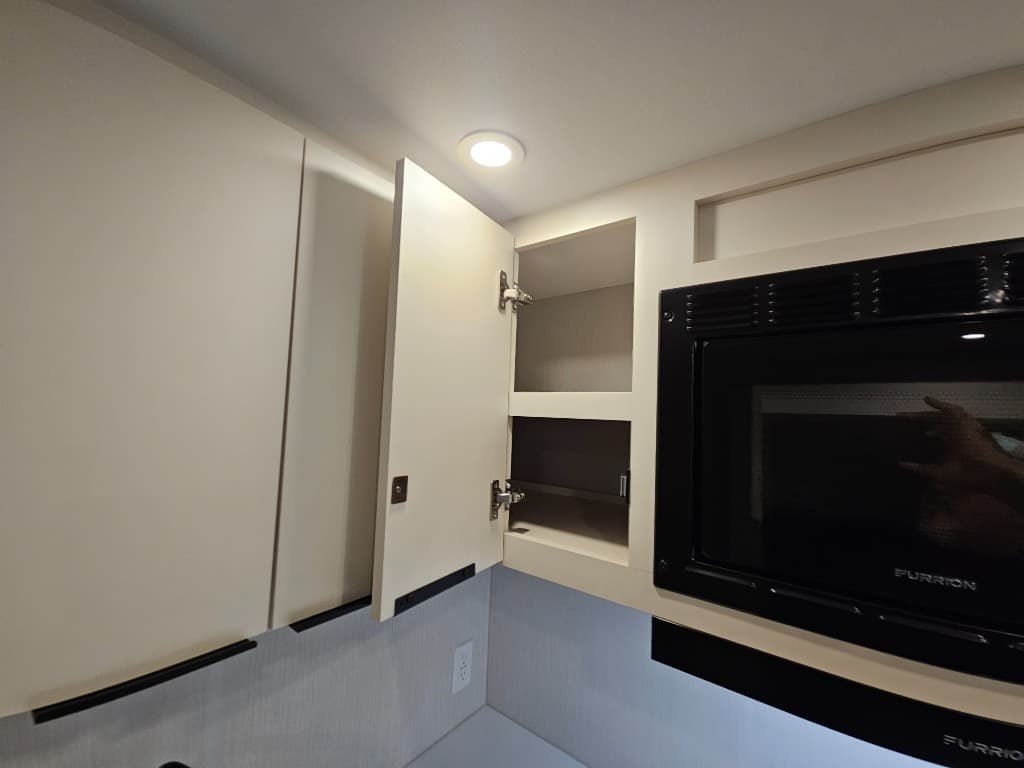 2026 Winnebago 2026 Winnebago Thrive - thumbnail 37