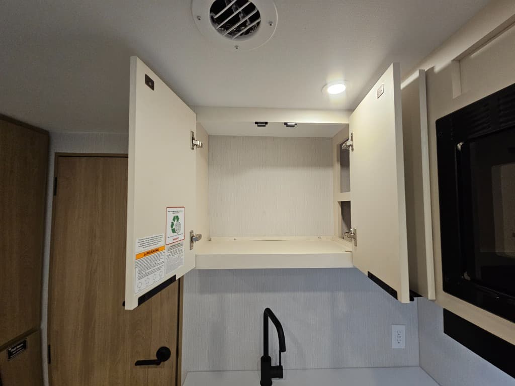 2026 Winnebago 2026 Winnebago Thrive - thumbnail 42