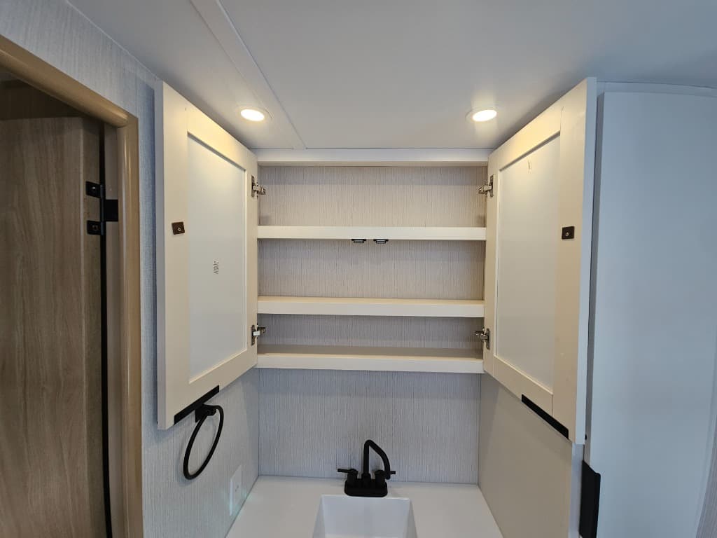 2026 Winnebago 2026 Winnebago Thrive - thumbnail 48